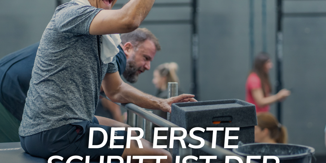 veraenderung-starten-training-brizzly.jpg Motivierte Menschen beim funktionellen Training in der BRIZZLY Box – mit eingeblendetem Text „Der wichtigste Schritt, wenn du etwas ändern möchtest“. Das Bild steht für den Start in eine körperliche Veränderung und neue Gewohnheiten.