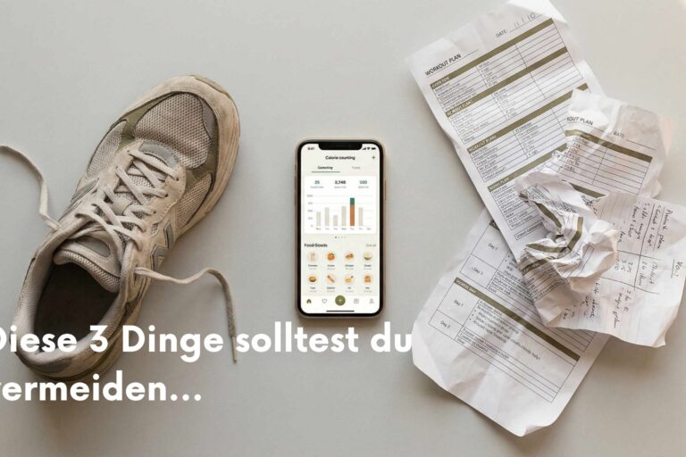 Laufschuh, Kalorienzähl App und zerknüllte Trainingspläne als Symbole für typische Fehler beim Fitness Neustart