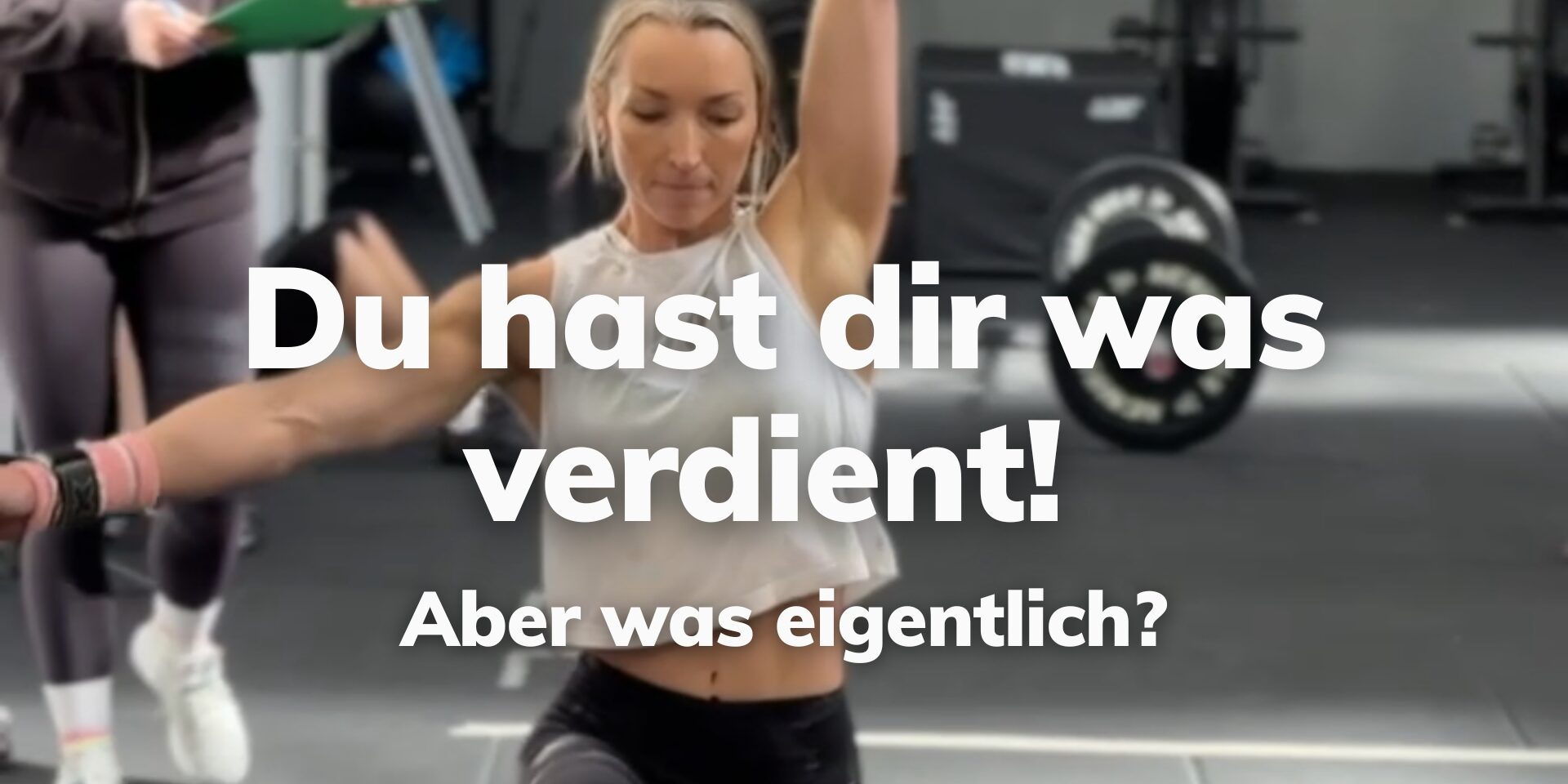 emotionales-essen-am-abend-brizzly-villach Athletin beim Training bei BRIZZLY in Villach, Text im Bild: Du hast es dir verdient. Aber was eigentlich?